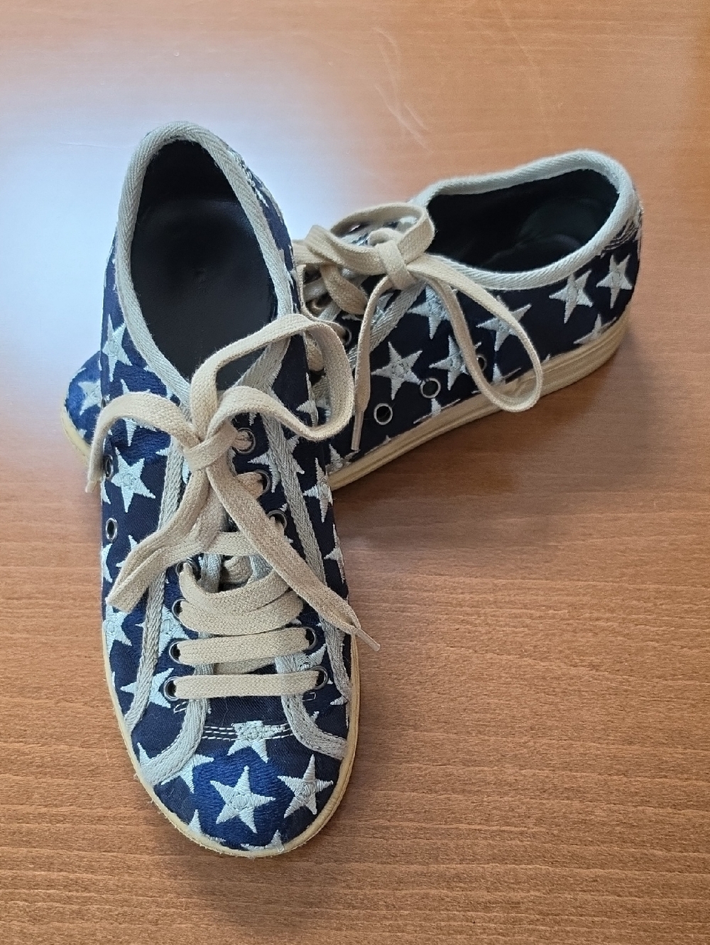 Marc by Marc Jacobs: Star Pattern Sneakers with Beige Laces.  Size 9